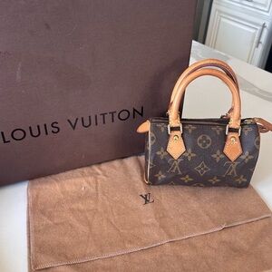 Beautiful and Authentic Nano LV in great condition.😍